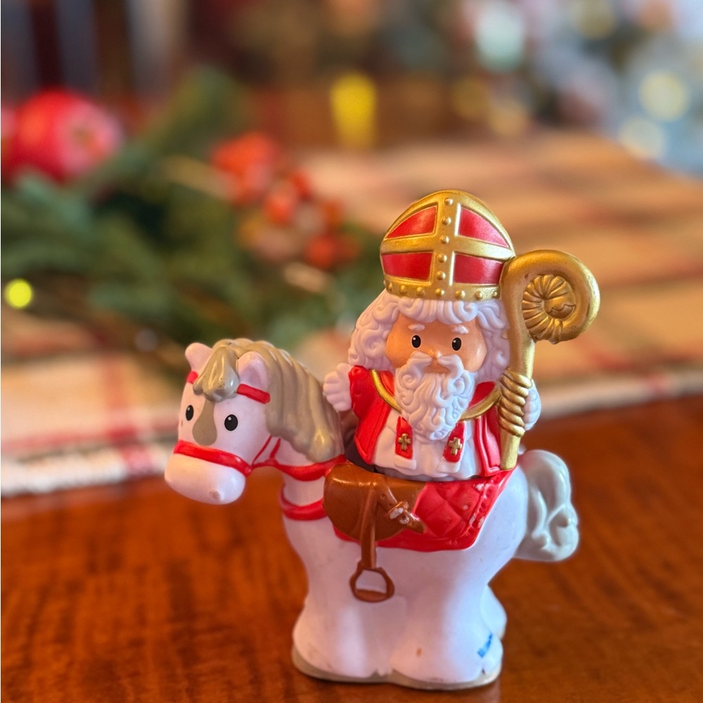 Little people Dutch Sinterklaas set from the Netherlands. 2 pieces Sint & horse